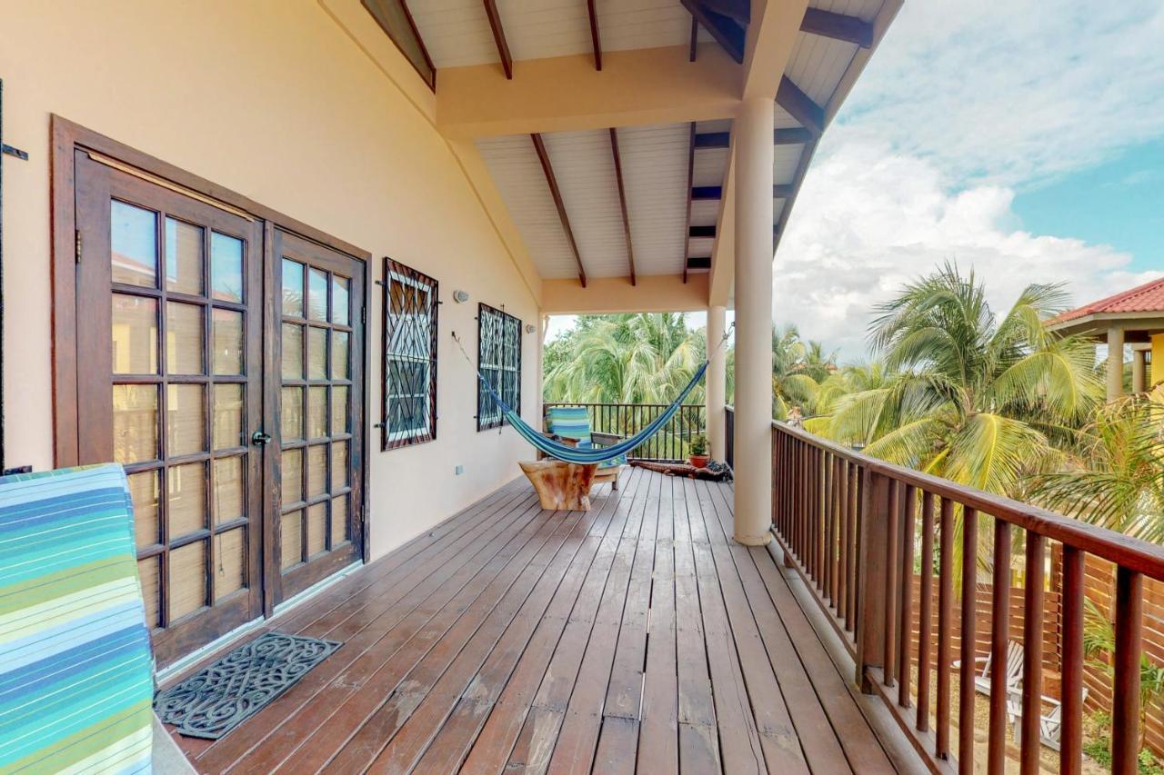 Mirasol Villa Placencia Exterior photo