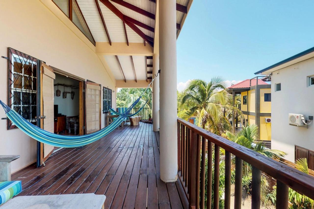 Mirasol Villa Placencia Exterior photo